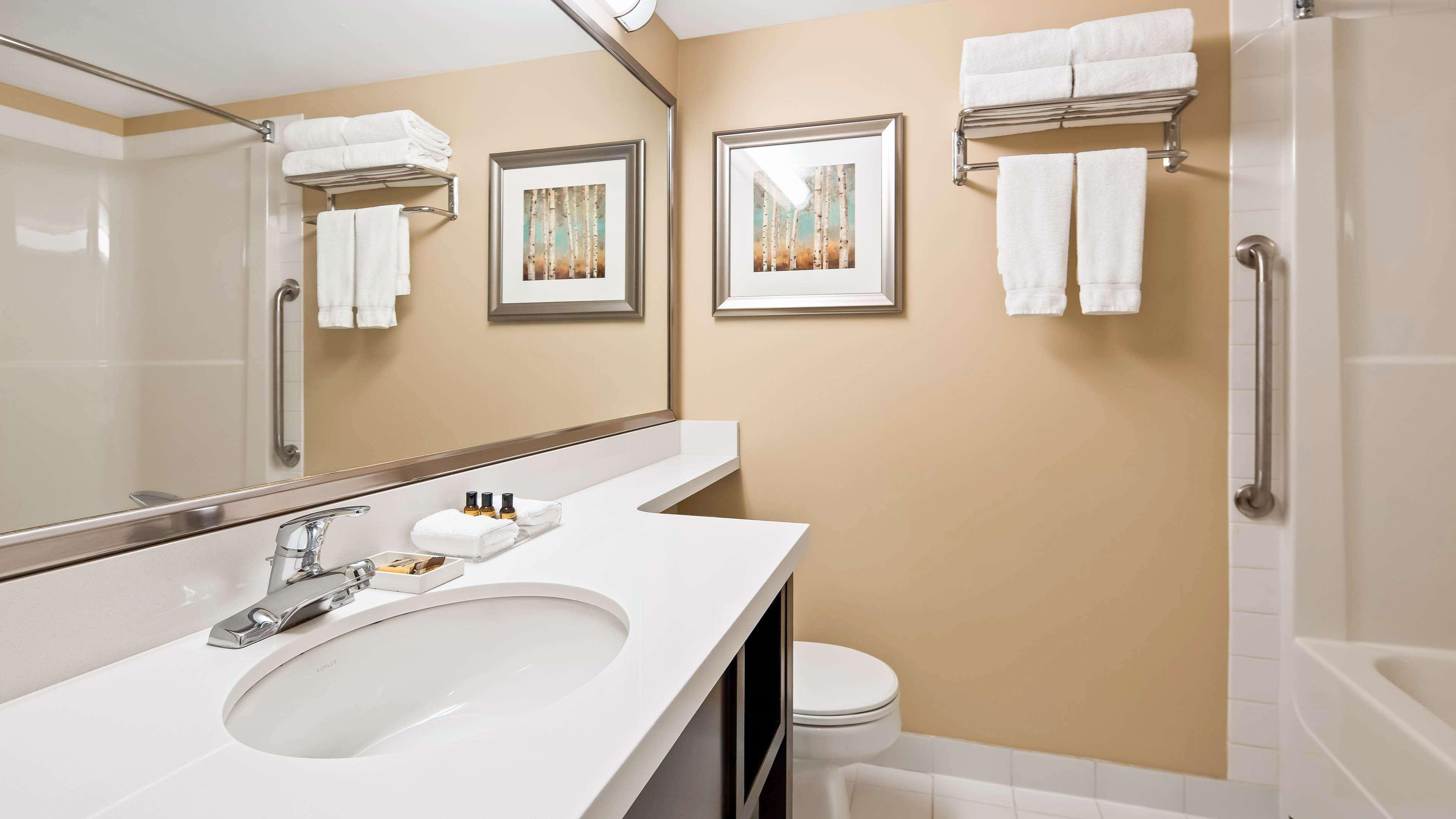 Best Western Plus Winnipeg Airport Hotel Zewnętrze zdjęcie